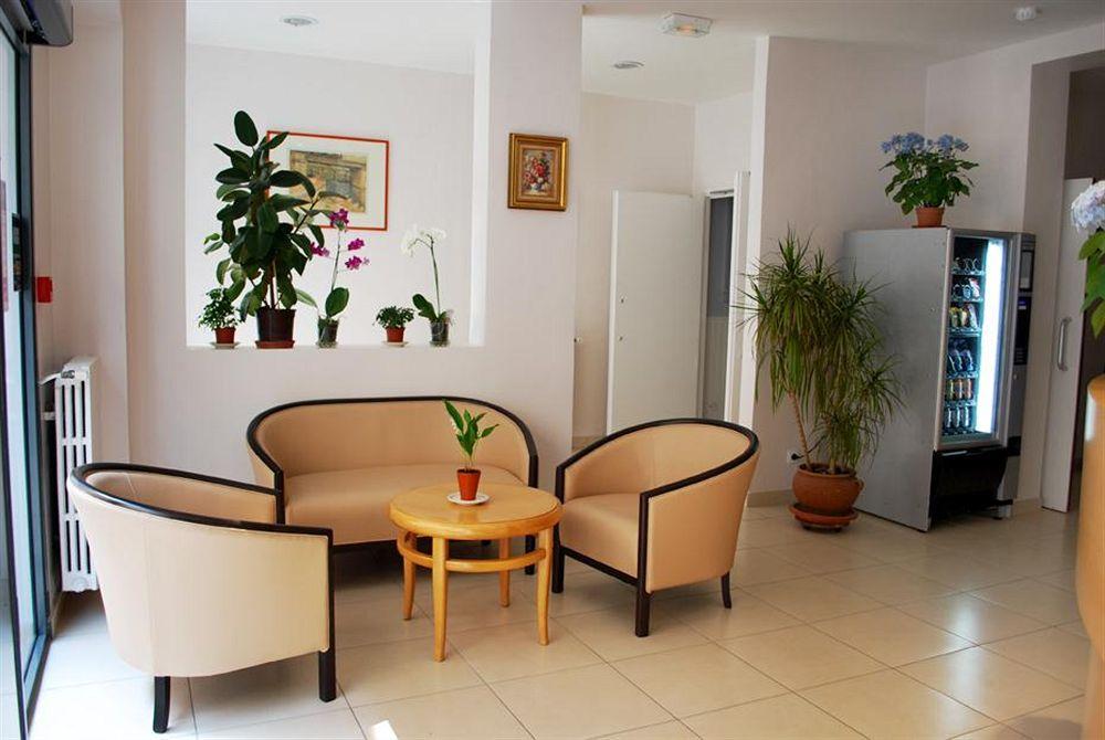 Comfort Hotel Au Firmament Asnieres-Sur-Seine Bagian luar foto