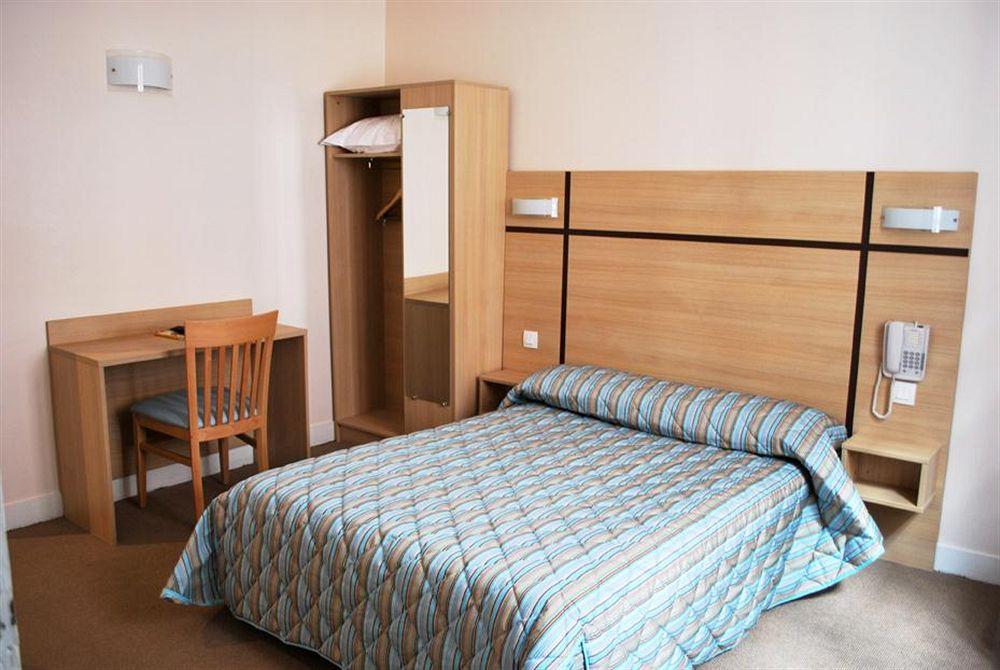 Comfort Hotel Au Firmament Asnieres-Sur-Seine Bagian luar foto