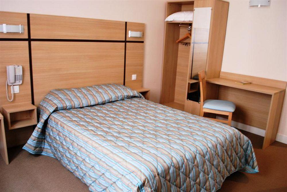 Comfort Hotel Au Firmament Asnieres-Sur-Seine Bagian luar foto